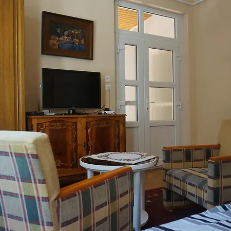 Apartment Honved Apartmanhaz *
