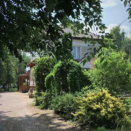 Honved Apartmanhaz Lägenhet *